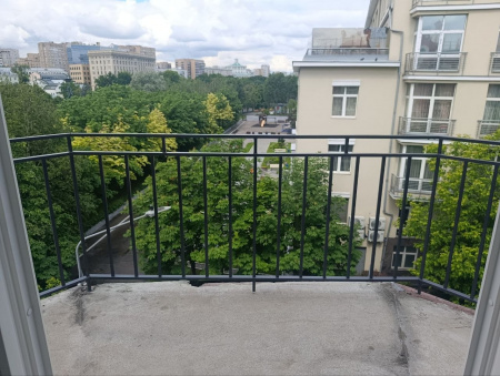 Перила балконные уличные - металлические ограждения Перила